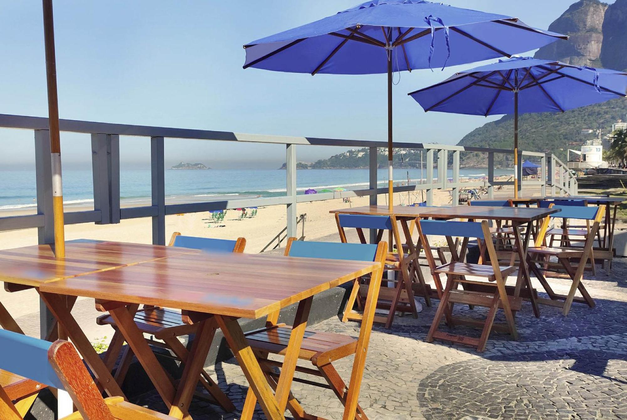 Hotel Nacional Rio De Janeiro - Oficial Exterior foto A beach bar in Rio de Janeiro, Brazil